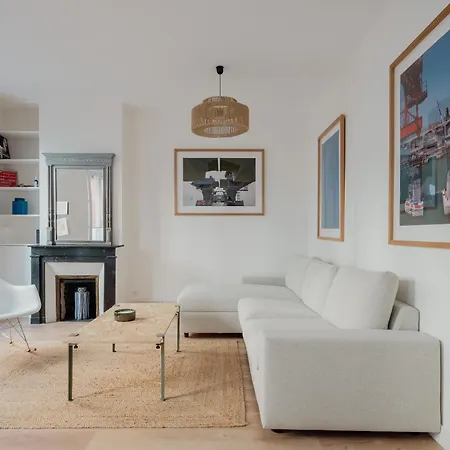 Veeve - White Beauty Apartment Paris